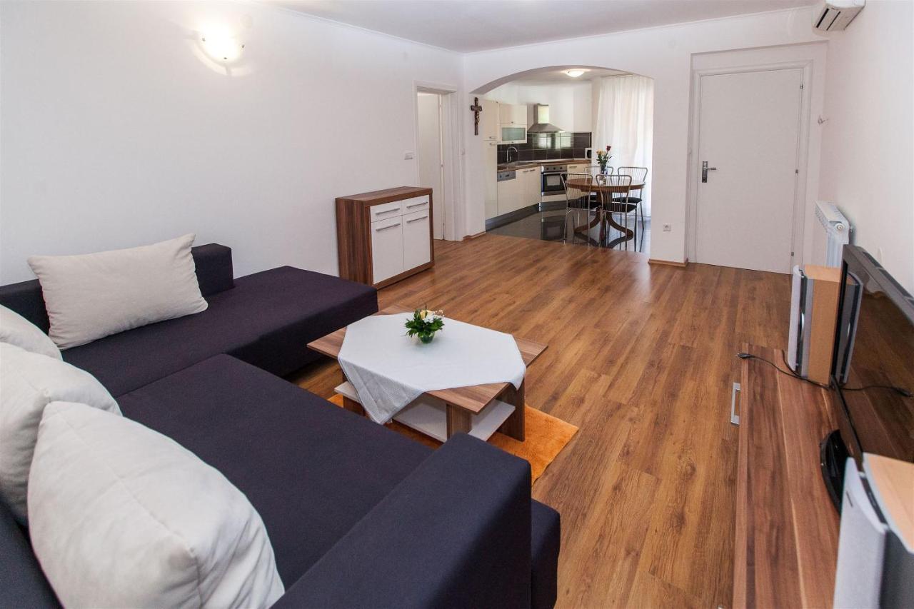 Apartments Carmen Цриквениця Екстер'єр фото