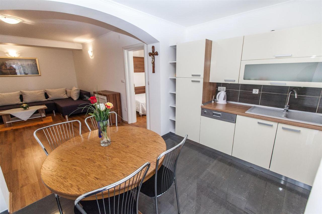 Apartments Carmen Цриквениця Екстер'єр фото