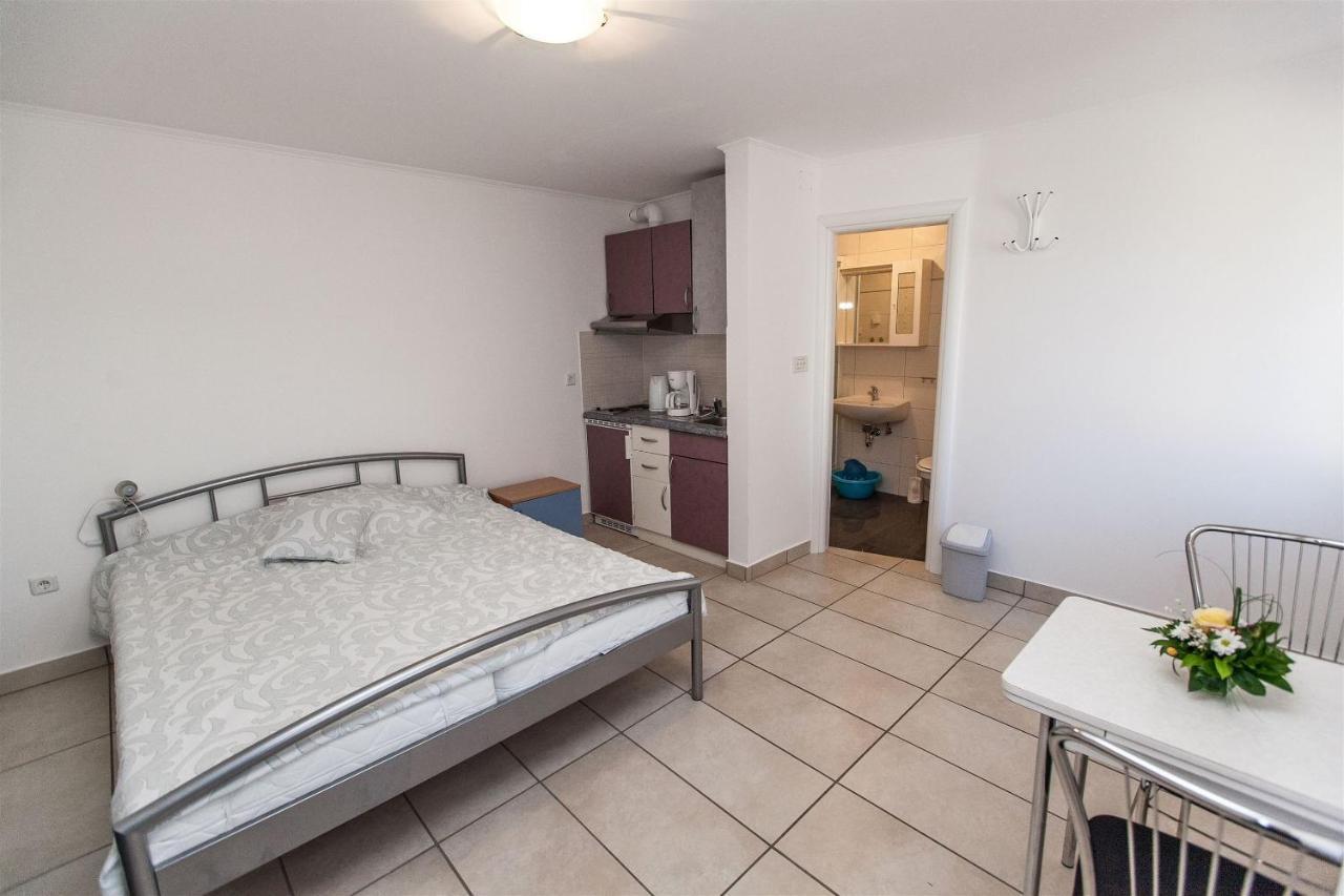 Apartments Carmen Цриквениця Екстер'єр фото
