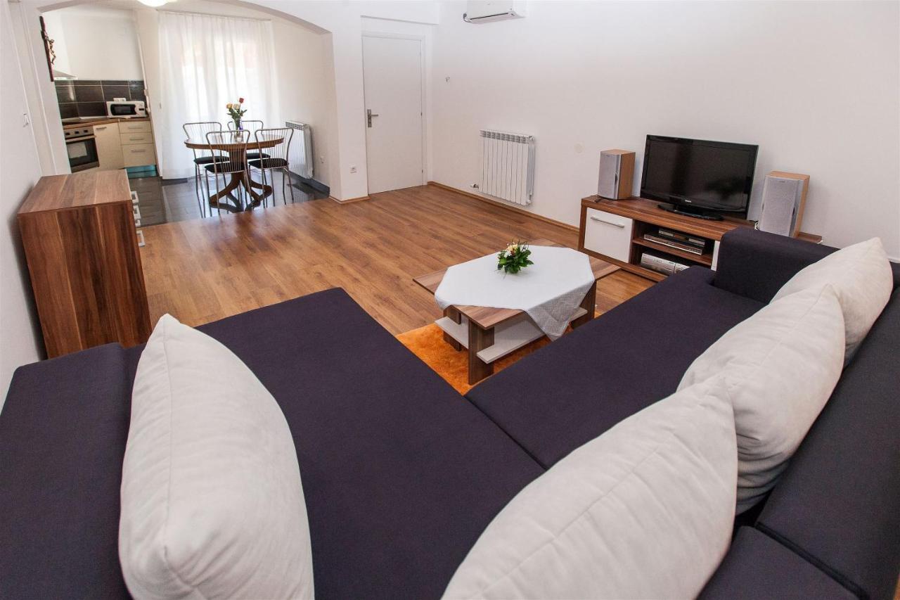 Apartments Carmen Цриквениця Екстер'єр фото